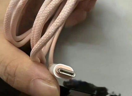 邵阳苹果15维修店分享iPhone15USB-C数据线长啥样